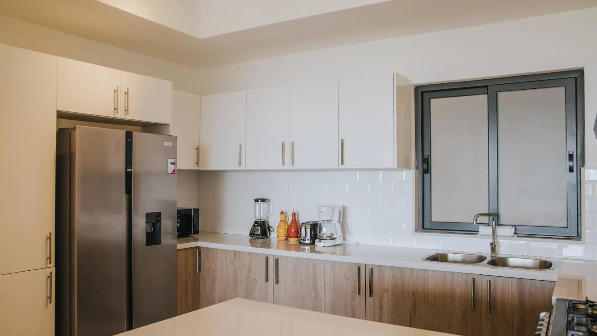 Amazing Oceanviews Condo In The Heart Of 拉斯特拉纳斯 公寓